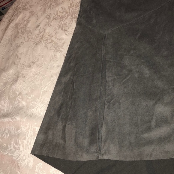 Halston faux suede gray A-line Hi low skirt - Picture 3 of 8
